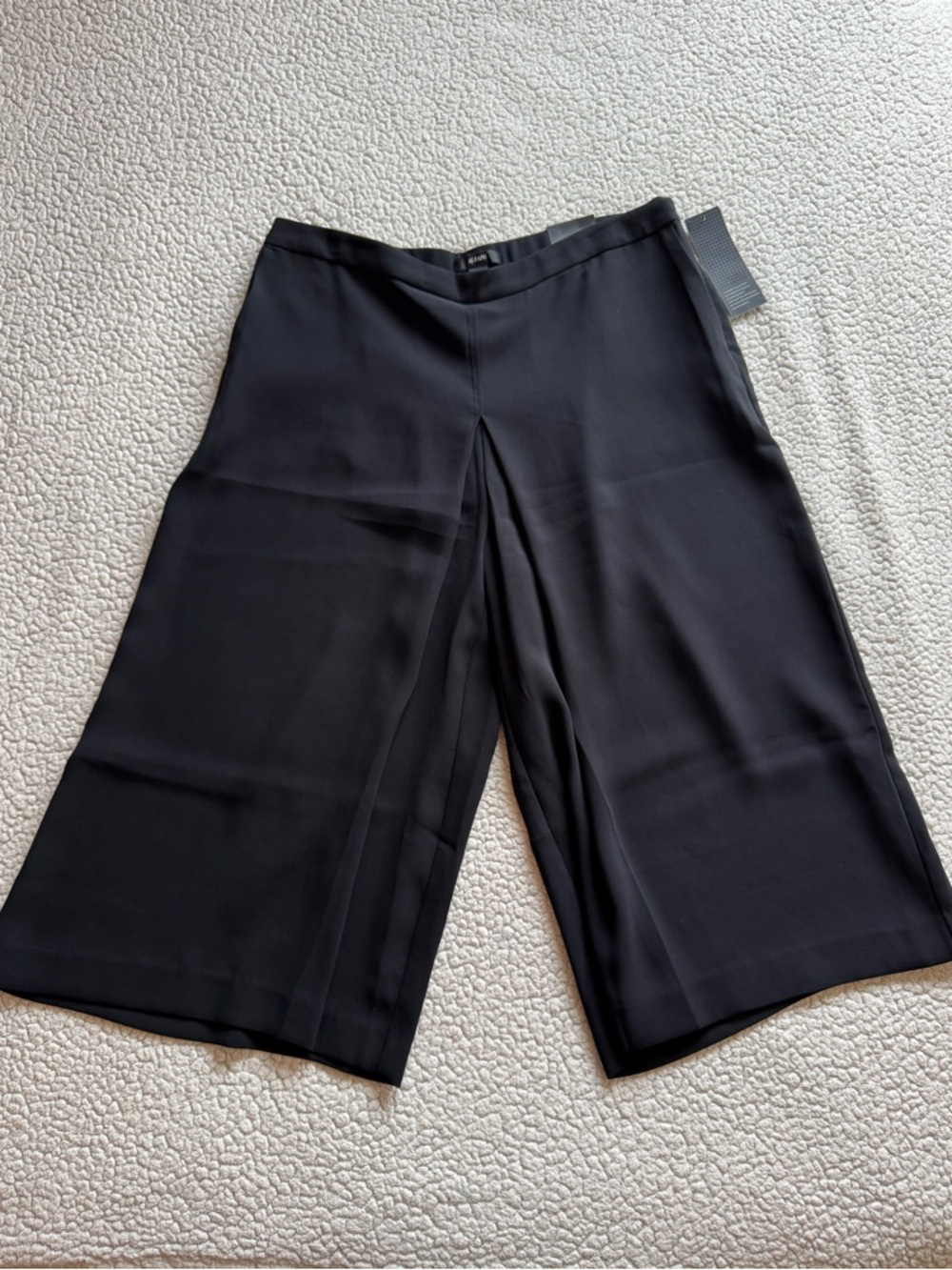 Alfani Prima September Black Flowy Cropped Pants NWT Size 10